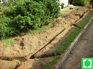impianto irrigazione giardino scavo con catenaria 2